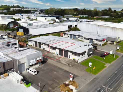 Highly desirable 143sqm industrial unit