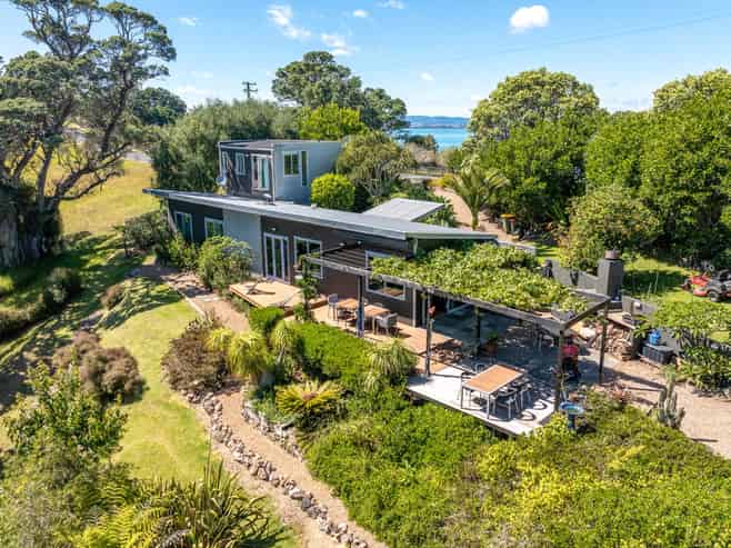 1 Rothschild Terrace, Waiheke Island
