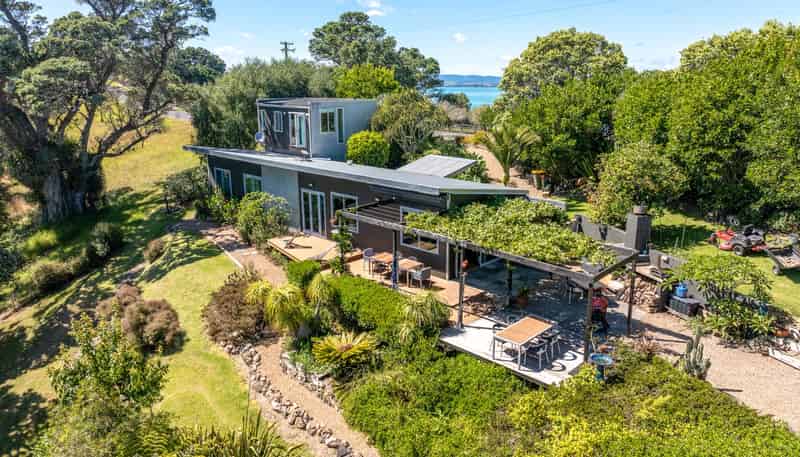 1 Rothschild Terrace, Waiheke Island