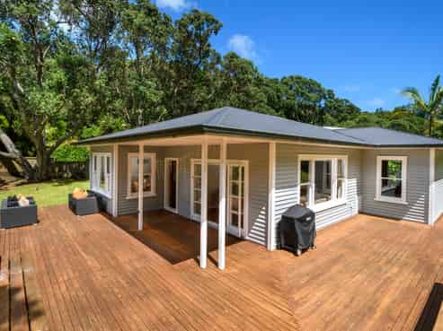 379 Motutara Road, Muriwai