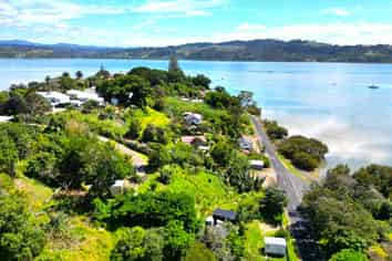 2/41 Clendon Esplanade, Rawene