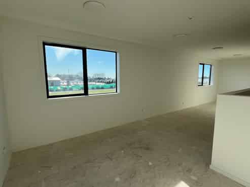 Warehouse With Sunny Office