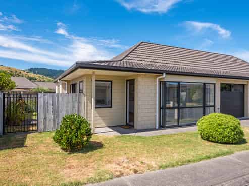 14/3 Georgia Grove, Paraparaumu