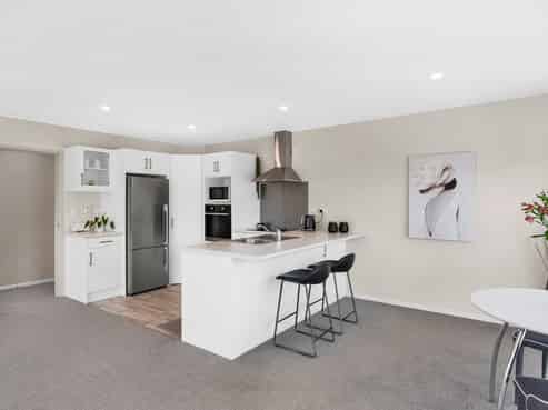 14/3 Georgia Grove, Paraparaumu