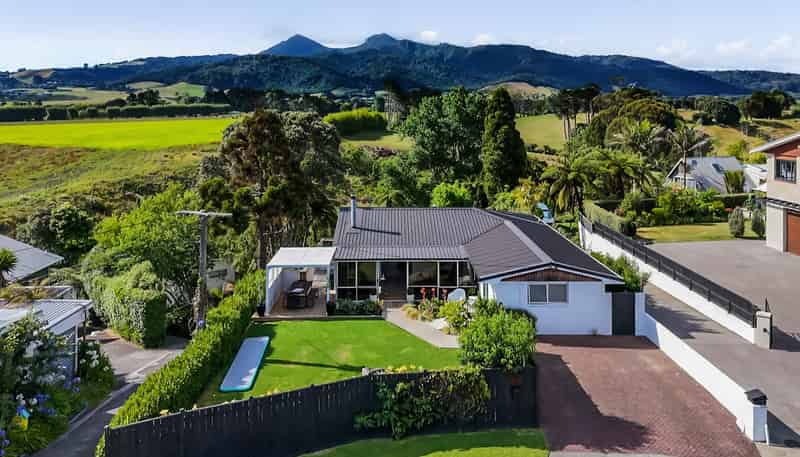 17 Linda Street, Oakura