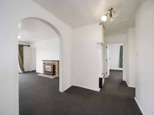 103 Clyde Crescent, Roslyn