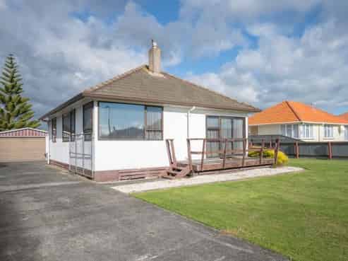 103 Clyde Crescent, Roslyn