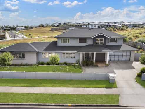 5 Angiangi Crescent, Beachlands