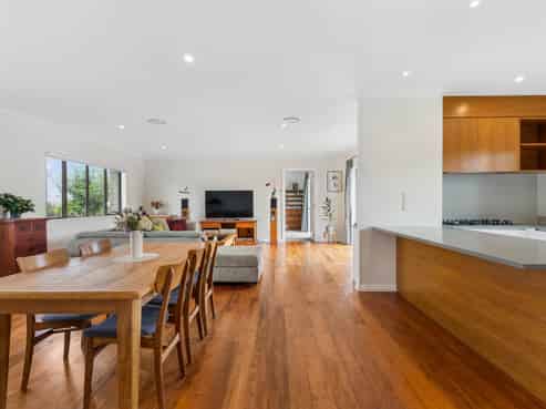 5 Angiangi Crescent, Beachlands