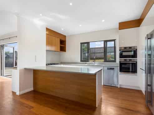 5 Angiangi Crescent, Beachlands