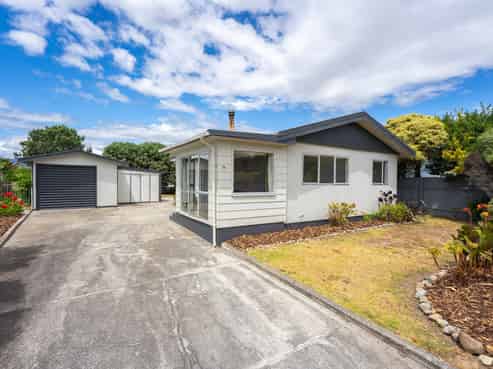 54 Norfolk Crescent, Otaki Beach