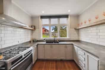 26 District Road, Roseneath