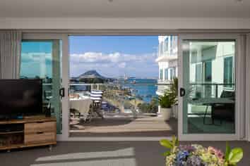 1102/72 Devonport Road (Devonport Towers), Tauranga Central