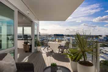 1102/72 Devonport Road (Devonport Towers), Tauranga Central