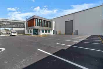 Brand New Industrial HQ – Vacant Possession