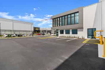 Brand New Industrial HQ – Vacant Possession
