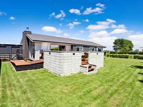 12 Dowling Road, Roslyn Bush