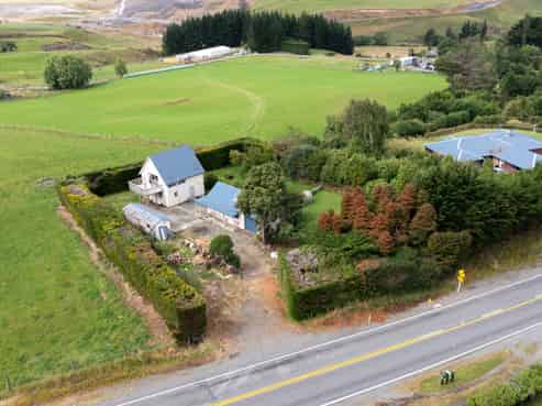 112 Sinclair Avenue, Nightcaps