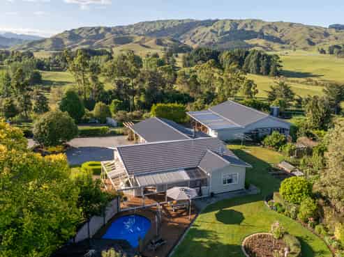 3257 State Highway 23, Raglan