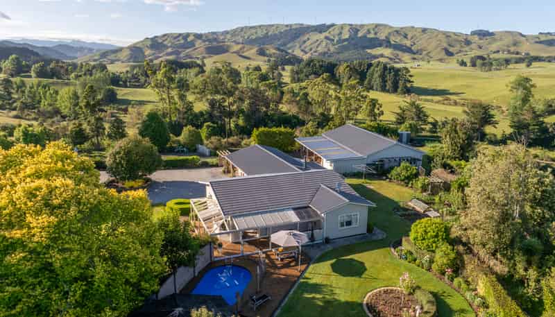 3257 State Highway 23, Raglan