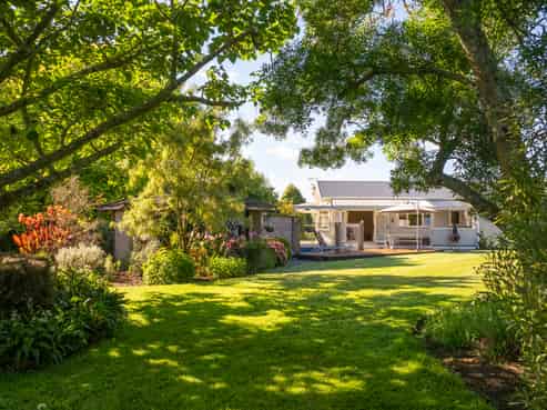 3257 State Highway 23, Raglan