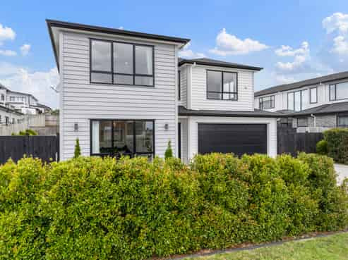 12 Whawhaki Road, Beachlands