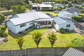 13 Willow Grove, Tairua