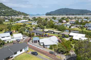 13 Willow Grove, Tairua
