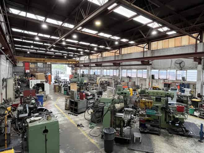 1,027sqm hard working industrial with 600sqm yard