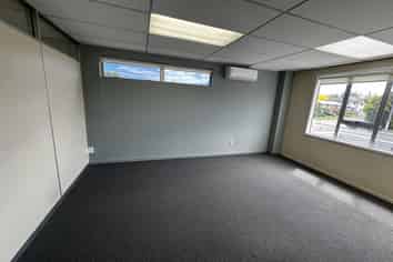 Tidy office in Pakuranga