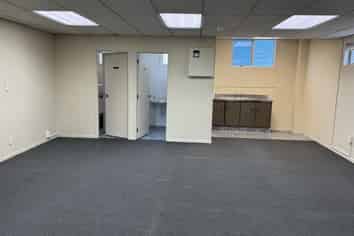 Tidy office in Pakuranga