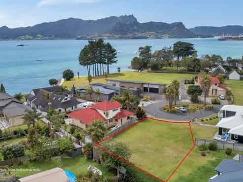 13 Aarts Place, One Tree Point