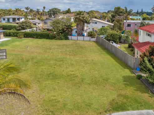 13 Aarts Place, One Tree Point