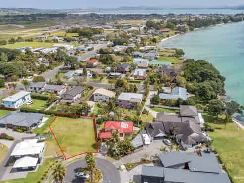 13 Aarts Place, One Tree Point