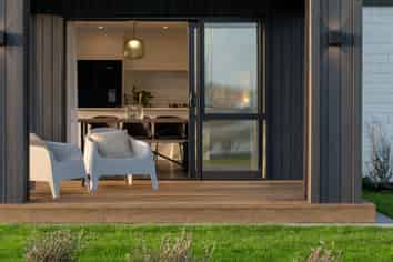 10 Te Ara Waiaroa, Oakura
