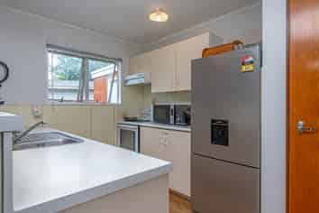 140B High Street, Bulls