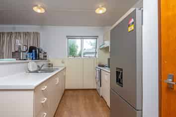 140B High Street, Bulls