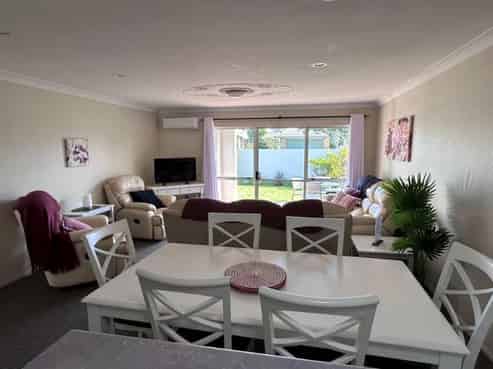 Papamoa Beach Accommodation Business