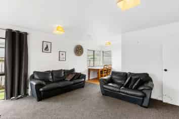 2/23 Marr Road, Manukau