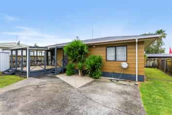 2/23 Marr Road, Manukau