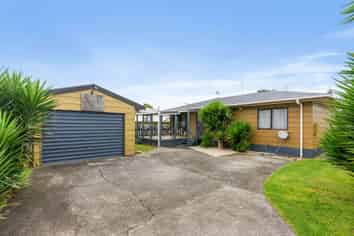 2/23 Marr Road, Manukau