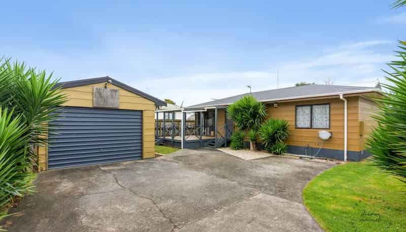 2/23 Marr Road, Manukau