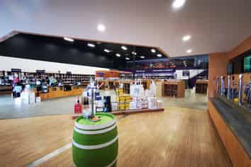 Albany 1,072sqm retail for lease