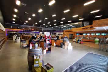 Albany 1,072sqm retail for lease