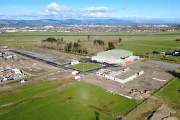 Brand-new, large central North Island warehouse