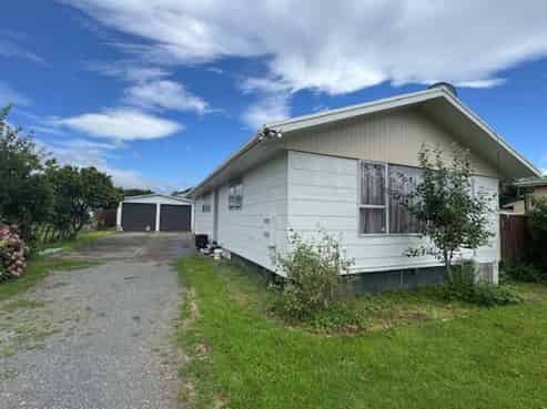 3 Endeavour Street, Tolaga Bay