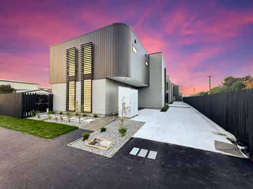 2/34 Vagues Road, Northcote