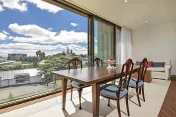 304/10 St Marks Road, Remuera