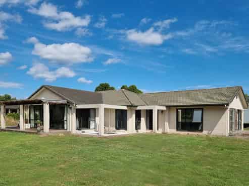 1412 Dairy Flat Highway, Dairy Flat