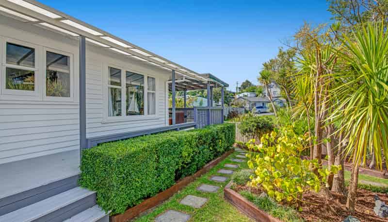 8C Langton Road, Stanmore Bay